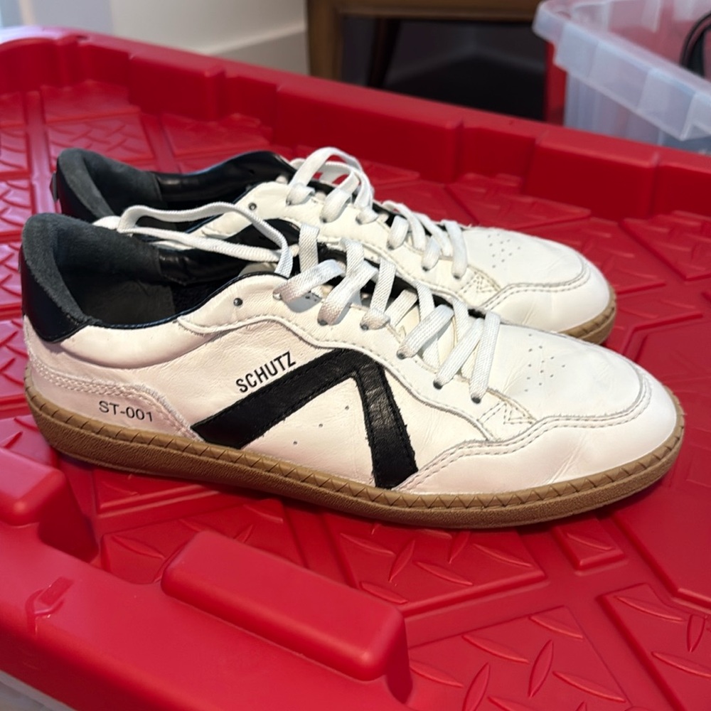 Schutz ST-001 Sneakers 10
